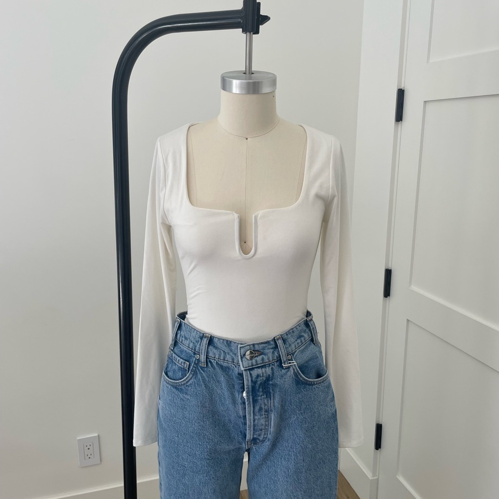 Good American Cream Fitted Cut Out Bodysuit